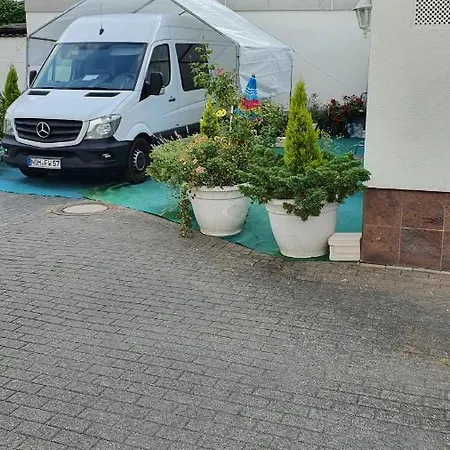 アパート 51381leverkusen Ferienwo - Monteurwo - - 6 Pers. - Drei Zim Je 2 Betten - Loeffelfertig -zur Sonnenblume